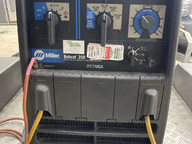 Miller Bobcat 250 Generator Welder - picture0' - Click to enlarge