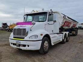 Freightliner Columbia - picture2' - Click to enlarge