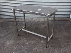 Stainless Steel Table. - picture1' - Click to enlarge