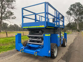 Genie GS-4390 Scissor Lift Access & Height Safety - picture2' - Click to enlarge
