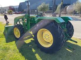 Tractor John Deere 5065E 67HP FEL - picture2' - Click to enlarge