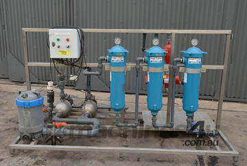 FRESHWATER SYSTEMS WATER TREATMENT FILTRATION SYSTEM SKID Dual pump 3 bag pressure housing filter
