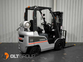 Nissan P1F1A18DU 1.8 Tonne Forklift 4 Functions Sideshift Fork Positioner Container Mast - picture1' - Click to enlarge