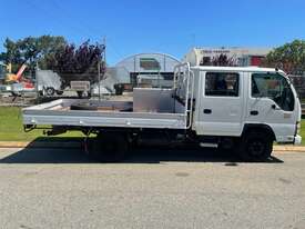 Truck Dual Cab Isuzu 400 4m tray SN1208 EP6219 - picture0' - Click to enlarge