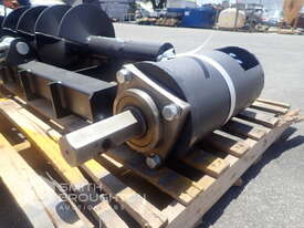 HYDRAULIC AUGER DRIVE ATTACHMENT & 2 X AUGERS TO SUIT SKID STEER LOADER (UNUSED) - picture1' - Click to enlarge