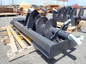 HYDRAULIC AUGER DRIVE ATTACHMENT & 2 X AUGERS TO SUIT SKID STEER LOADER (UNUSED) - picture2' - Click to enlarge