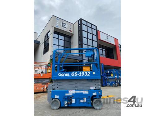 2011 Genie GS-1932 Electric Scissor Lift - Re-certified 2023 / 5.79m Height / 227kg Capacity