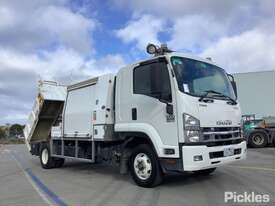 2015 Isuzu FRR600 - picture0' - Click to enlarge