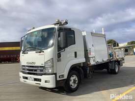 2015 Isuzu FRR600 - picture0' - Click to enlarge