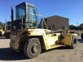 9.0T Diesel Empty Container Handler - picture1' - Click to enlarge