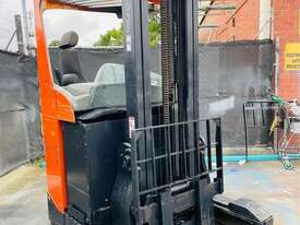 2011 BT TOYOTA RRE16 REACH TRUCK FORKLIFT 1.6T 5.4m LIFT - picture0' - Click to enlarge