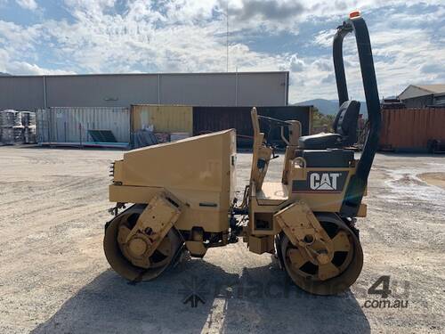 2000 CAT CB224C 2.5 T Double Drum VIB roller