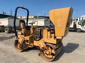 2000 CAT CB224C 2.5 T Double Drum VIB roller - picture0' - Click to enlarge