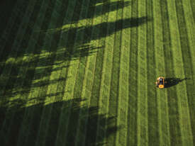 NEW - Cub Cadet - PRO Z 760S - Steep Terrain Capable Commercial Mower - picture1' - Click to enlarge