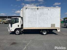 2011 Isuzu NPR 200 - picture1' - Click to enlarge