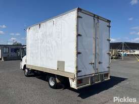 2011 Isuzu NPR 200 - picture2' - Click to enlarge