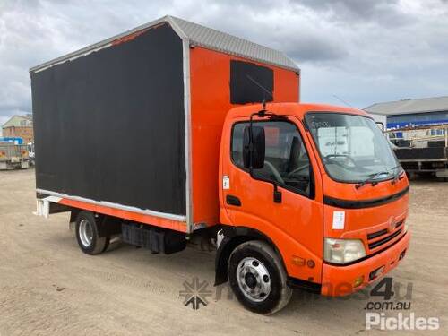 2007 Hino 300 series