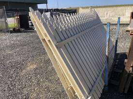 Heavy Duty Sliding Picket Gate + Fencing: Excellent Condition - picture1' - Click to enlarge