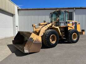 Caterpillar 938G Loader - picture1' - Click to enlarge