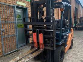 Container Mast Current Model Toyota Forklift - picture0' - Click to enlarge