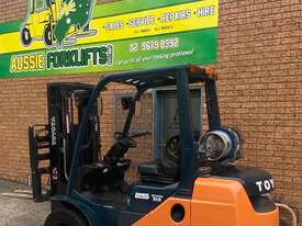 Container Mast Current Model Toyota Forklift - picture1' - Click to enlarge