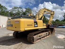 Komatsu PC300-8 - picture2' - Click to enlarge