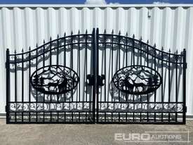 Unused Great Bear 4.2m Bi-Parting Iron Gate - picture0' - Click to enlarge