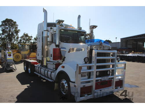 2011 KENWORTH T909 6x4 Prime Mover 