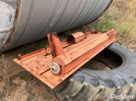 Blue Bin With Cross Auger,

Working Condition Unknown - picture0' - Click to enlarge