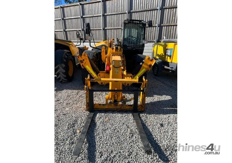 caption 2018 JCB 535-125 TELEHANDLER U4437