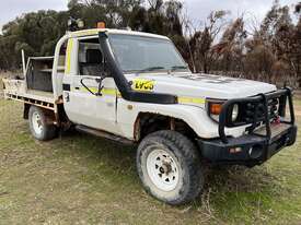 2006 TOYOTA LANDCRUISER SINGLE CAB UTILITY - picture0' - Click to enlarge