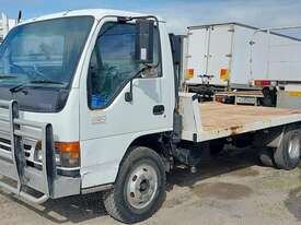 Isuzu NPR - picture2' - Click to enlarge