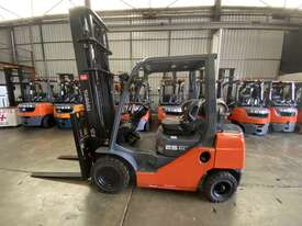  TOYOTA 2018 BUILD 8FG25 DELUXE MODEL 8 SERIES 2.5 TON 2500 KG CAPACITY LPG GAS FORKLIFT 4500 MM 2 S - picture0' - Click to enlarge