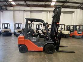  TOYOTA 2018 BUILD 8FG25 DELUXE MODEL 8 SERIES 2.5 TON 2500 KG CAPACITY LPG GAS FORKLIFT 4500 MM 2 S - picture0' - Click to enlarge