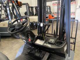  TOYOTA 2018 BUILD 8FG25 DELUXE MODEL 8 SERIES 2.5 TON 2500 KG CAPACITY LPG GAS FORKLIFT 4500 MM 2 S - picture1' - Click to enlarge