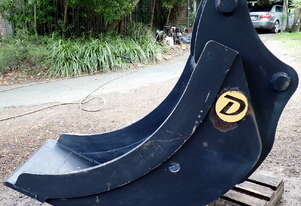 New 15-32 ton (80mm pin) 600mm Doherty Excavator Cleanup Gummy Bucket