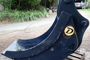   15-32 ton (80mm pin) 600mm Doherty Excavator Cleanup Gummy Bucket