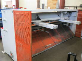 Metalmaster 3100mm x 4mm Hydraulic Guillotine with Power Backgauge - picture1' - Click to enlarge
