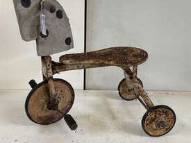 VINTAGE 3 WHEEL TRIKE  - picture0' - Click to enlarge