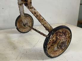 VINTAGE 3 WHEEL TRIKE  - picture1' - Click to enlarge