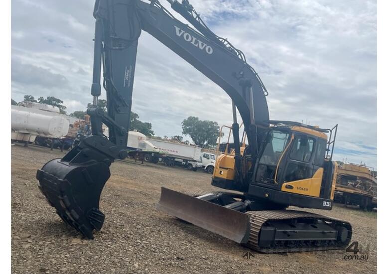 VOLVO ECR235Cl excavator