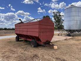R&N 25T FIELD BIN w AUGER  - picture0' - Click to enlarge