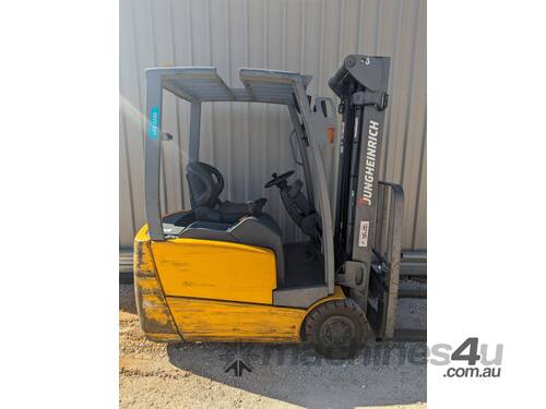 2018 JUNGHEINRICH 1.6T Electric Forklift with Container Mast * 5,088 hours *