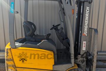2018 JUNGHEINRICH 1.6T Electric Forklift with Container Mast * 5,088 hours *
