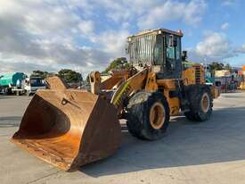 Hyundai HL760-9 Articulated Wheeled Loader - picture1' - Click to enlarge