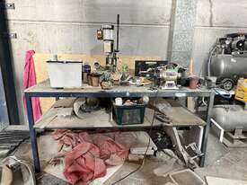 Workbench with Under Bench Shelf & Vice - picture0' - Click to enlarge