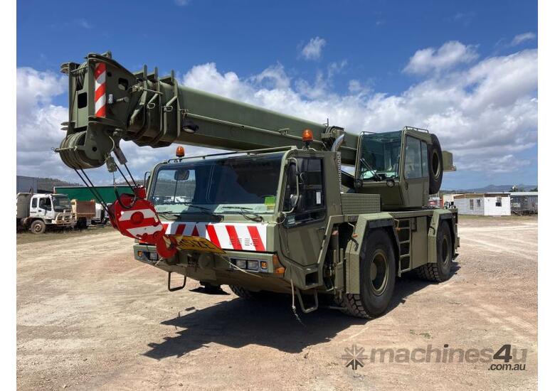 caption 2004 Tadano Faun ATF30-2L All Terrain Crane