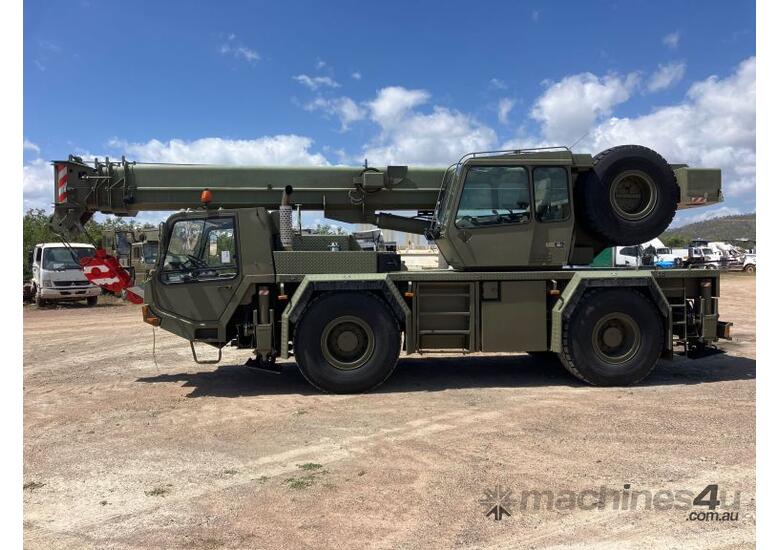 caption 2004 Tadano Faun ATF30-2L All Terrain Crane