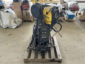 WIA Weldmatic 350 Welder & W67 Wire Feeder - picture1' - Click to enlarge