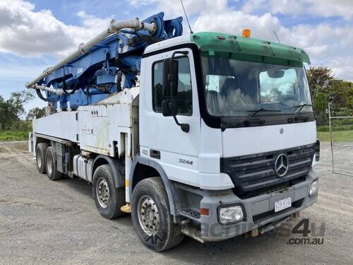 2007 Mercedes Benz 3244 Concrete Pump Truck